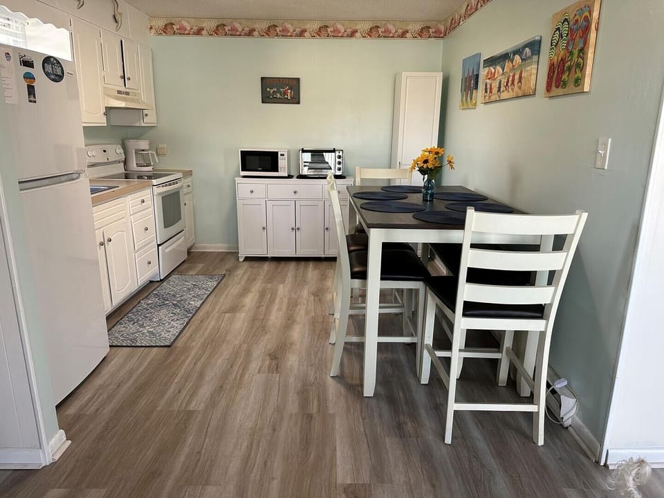 Condo, 2 Bedrooms | Private kitchen | Fridge, coffee/tea maker, toaster