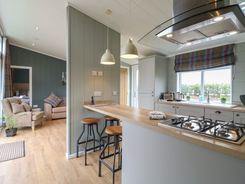 Cottage | Private kitchen | Fridge, dishwasher, electric kettle, toaster