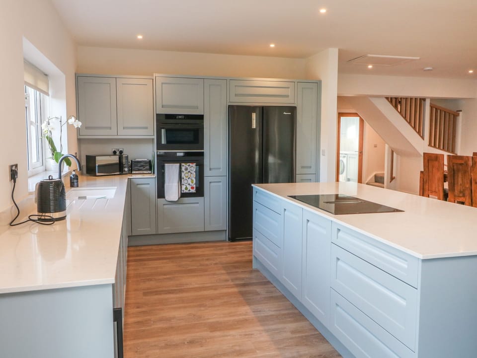 Fridge, dishwasher, electric kettle, toaster