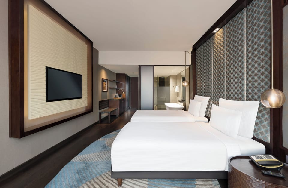 Executive Twin Room, Club Lounge Access, Pool View (Cocktail Hours, 20% off FnB & Laundry) | Egyptian cotton sheets, premium bedding, down comforters