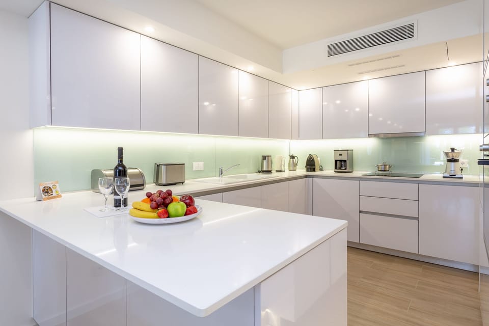Apartment, 1 Bedroom, Garden View | Private kitchen | Coffee/tea maker, fridge, microwave, oven