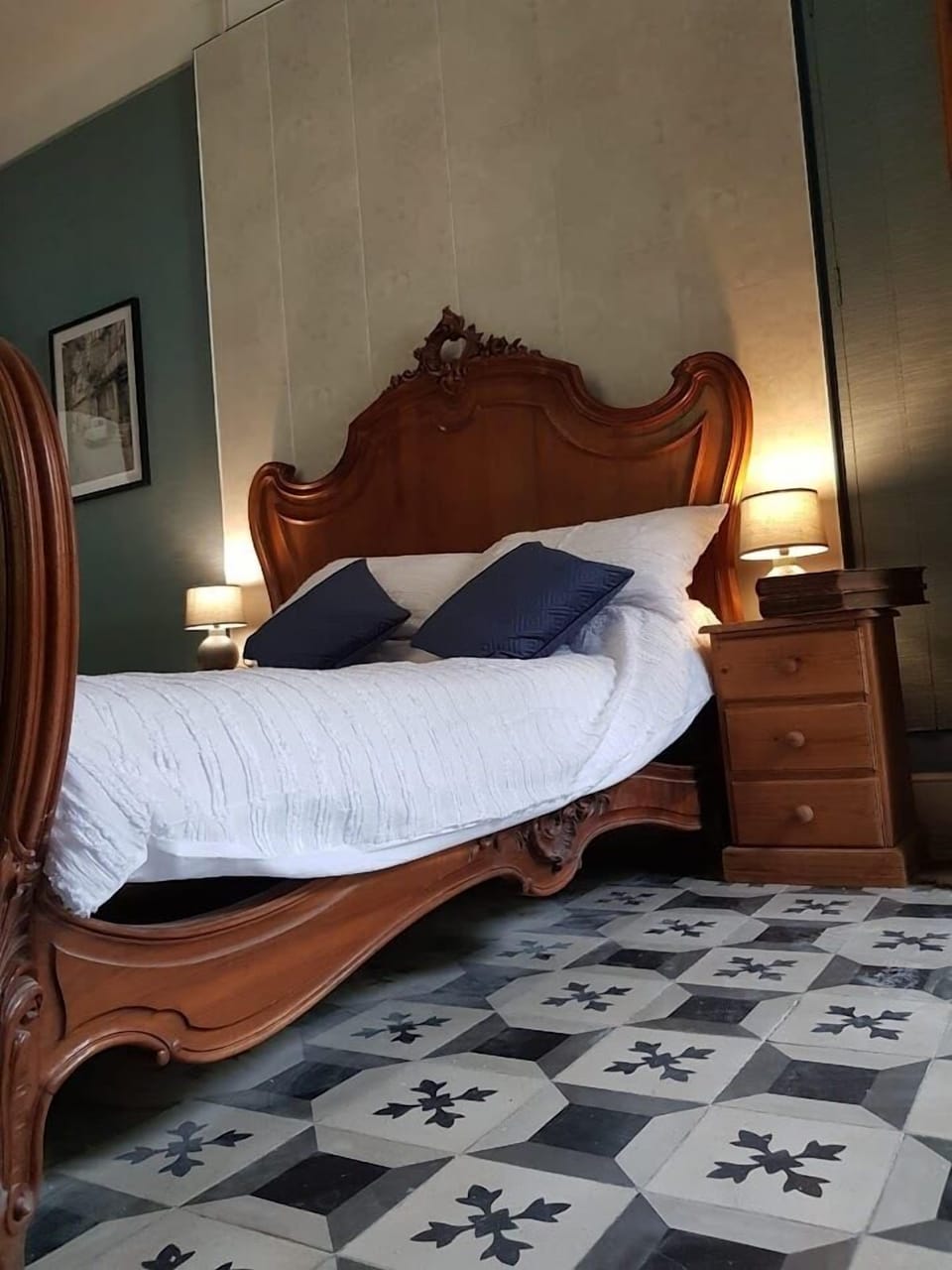 Design Room | 1 bedroom, individually decorated, individually furnished, free WiFi