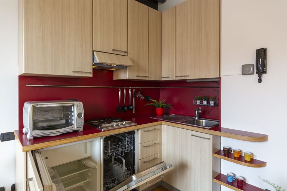 Standard Studio | Private kitchen | Mini-fridge, stovetop, dishwasher, electric kettle