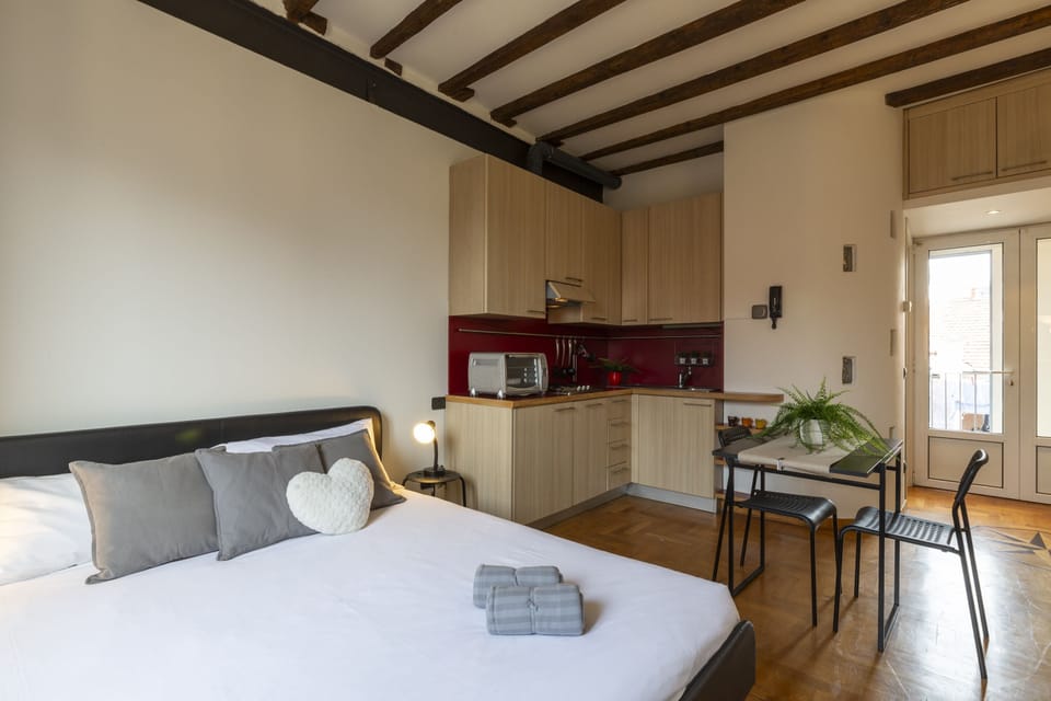 Standard Studio | Iron/ironing board, free WiFi, bed sheets