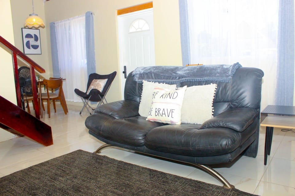 Economy House | Living area