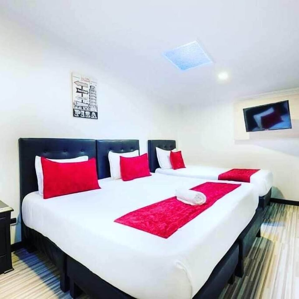8 bedrooms, free WiFi