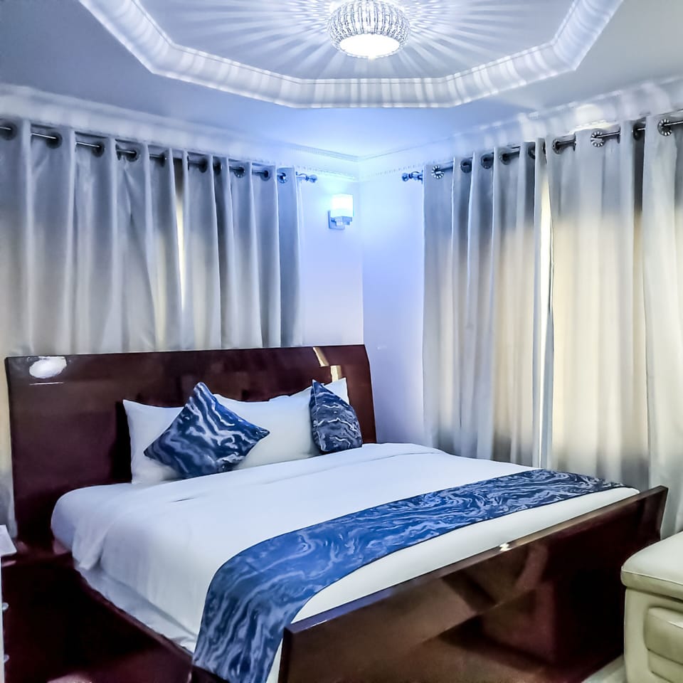 Desk, laptop workspace, blackout drapes, free WiFi