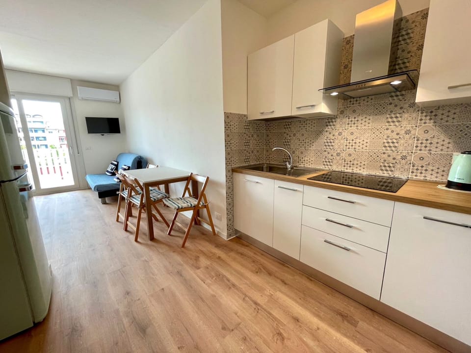Studio, Balcony, City View | Private kitchen