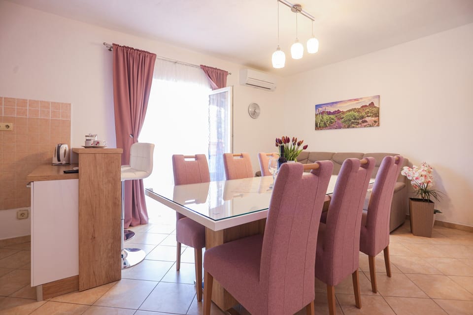 Apartment | In-room dining