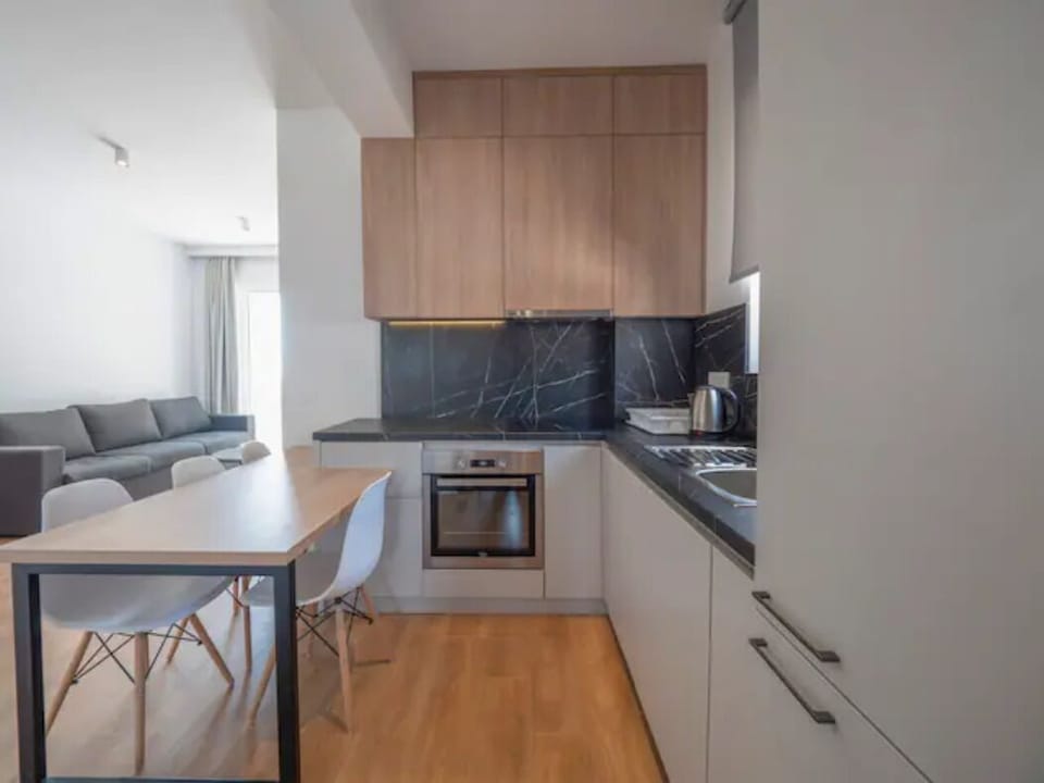 Premium Apartment | Private kitchen | Freezer