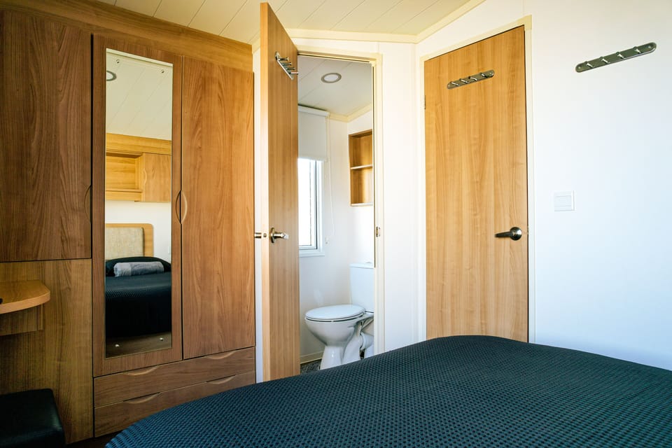 Cabin | 2 bedrooms, free WiFi, bed sheets