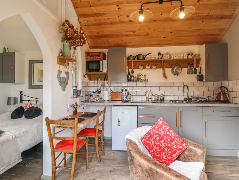 Fridge, dishwasher, electric kettle, toaster
