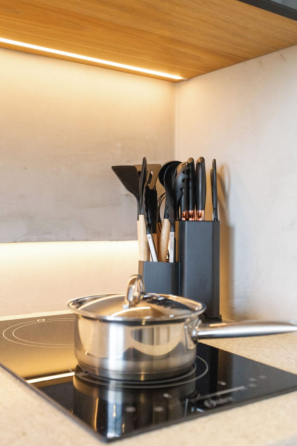 Deluxe Studio | Private kitchen | Full-size fridge, microwave, blender, cookware/dishes/utensils