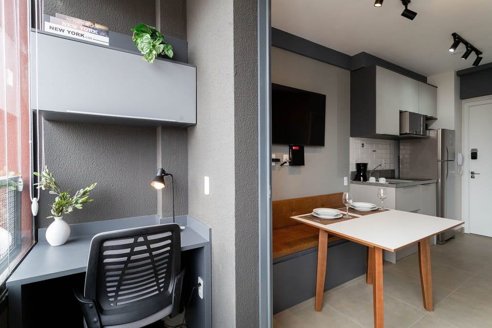 Apartamento 1404 | Private kitchen | Full-size fridge, microwave, blender, cookware/dishes/utensils