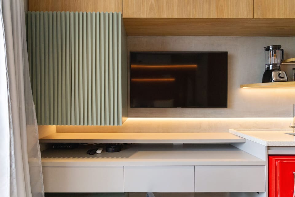 Deluxe Studio | Hypo-allergenic bedding, desk, laptop workspace, free WiFi