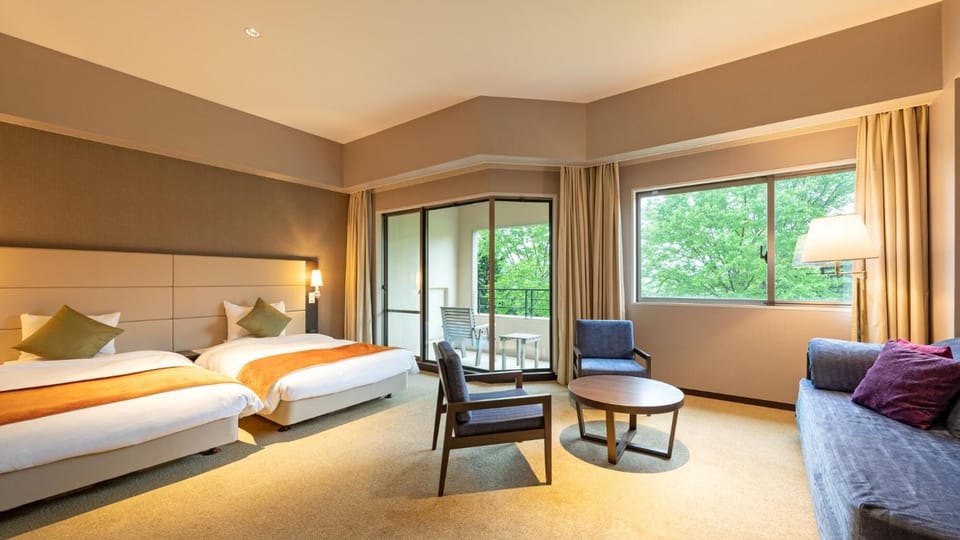 In-room safe, desk, WiFi (free), bed sheets