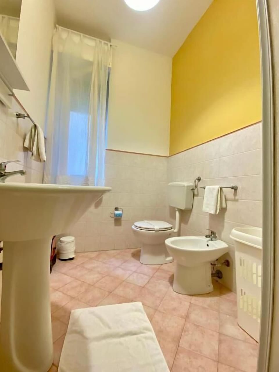Shower, free toiletries, hair dryer, bathrobes