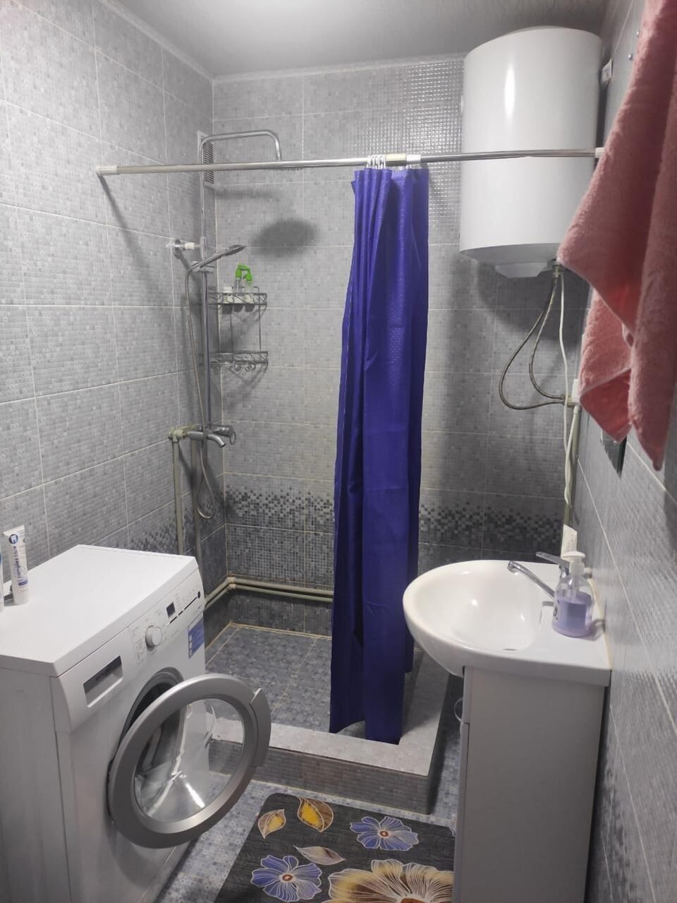 Basic Room | Bathroom