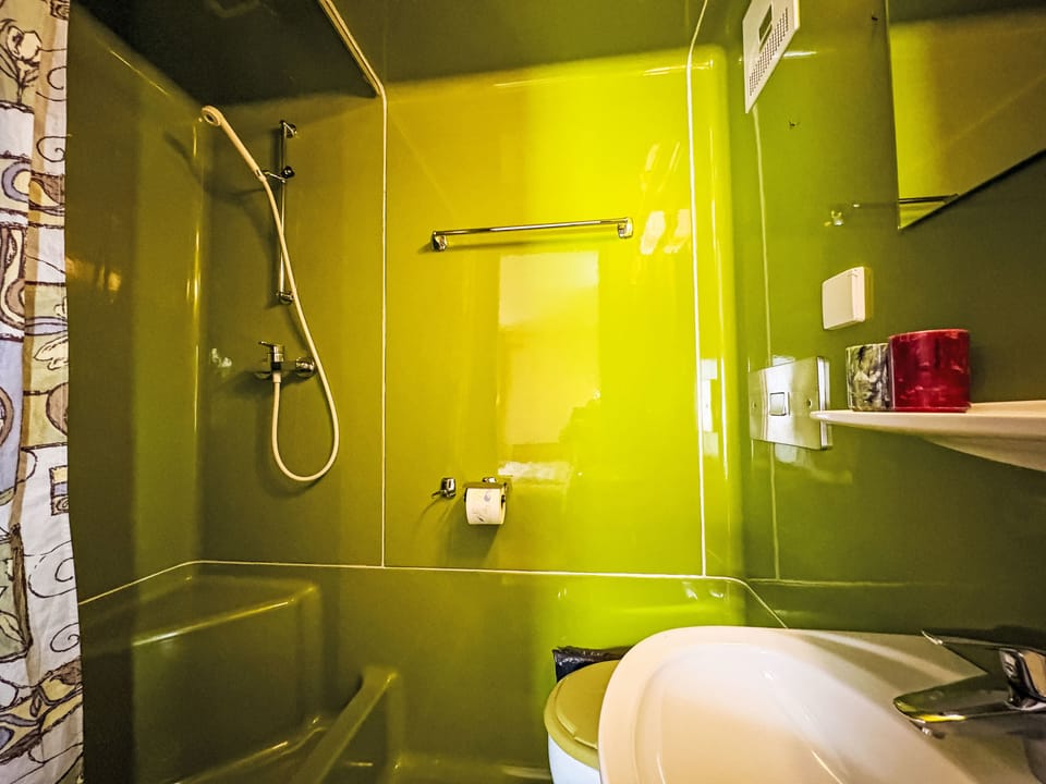 Bathroom / Wellness