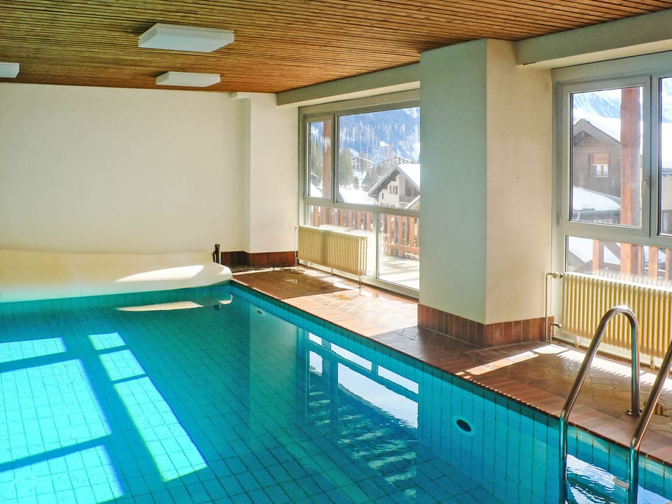 Pool Indoor