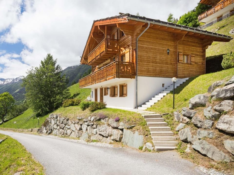 Chalet Mountain Star Vacation rental in Canton of Valais