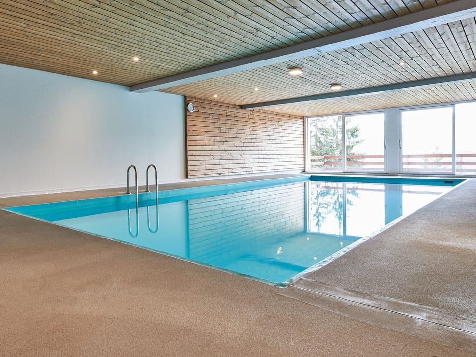 Pool Indoor