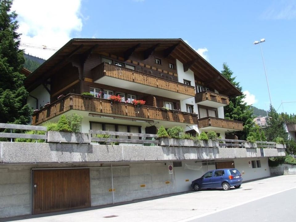 Helios 2. Stock Appartement/Fewo, Bad, WC, 2 Schlafräume 3-Zimmerwohnung Apartment in Adelboden