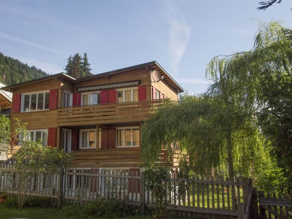 Chalet Azeno OG Appartement/Fewo, Dusche und Badewanne, 2 Schlafräume Apartment in Adelboden