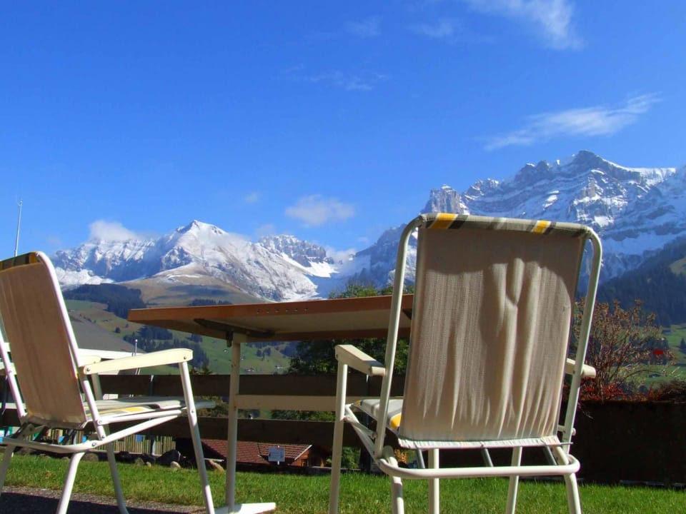 Helios Appartement/Fewo, Dusche, WC, 3 Schlafräume 4-Zimmerwohnung Apartment in Adelboden