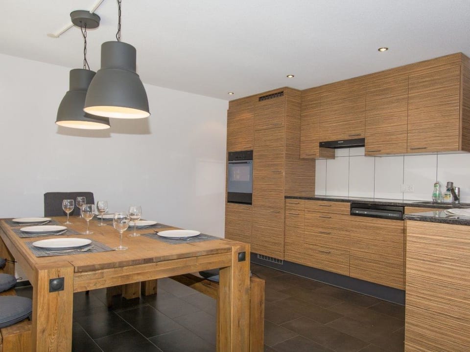Schützenrain 1. Stock Appartement/Fewo, Bad, WC, 3 Schlafräume Apartment in Adelboden