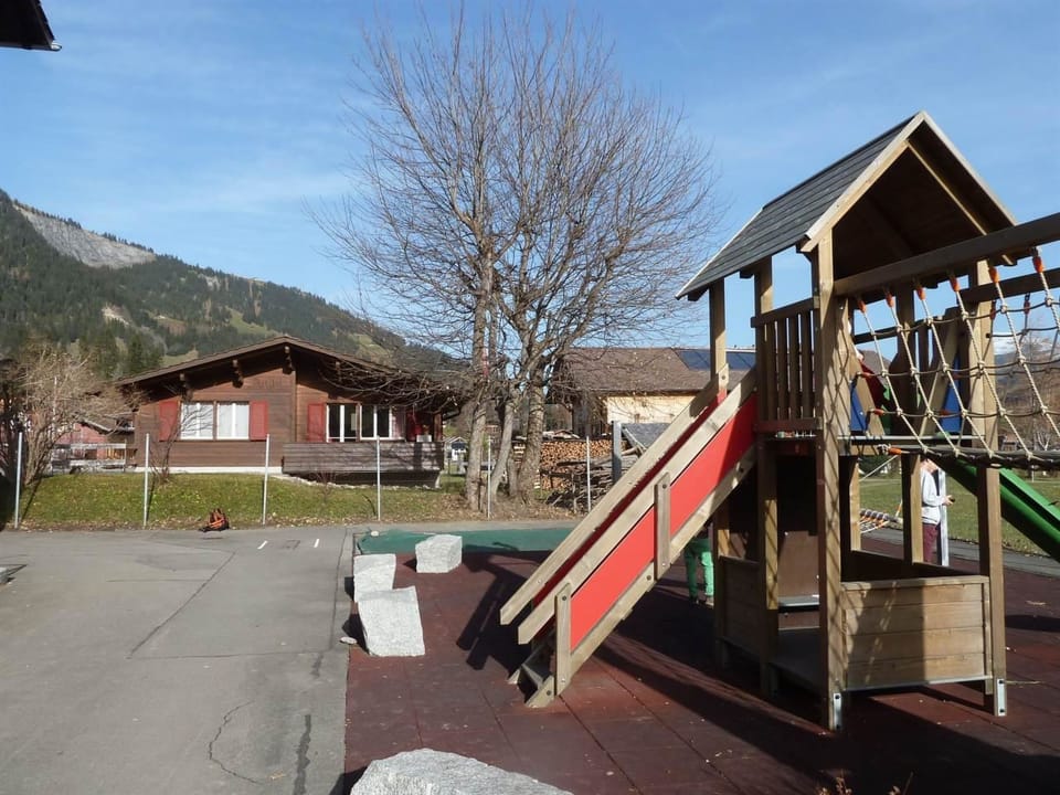 Bodehus Ferienhaus, Dusche, WC, 3 Schlafräume 4-Zimmer-Einzelchalet Apartment in Adelboden