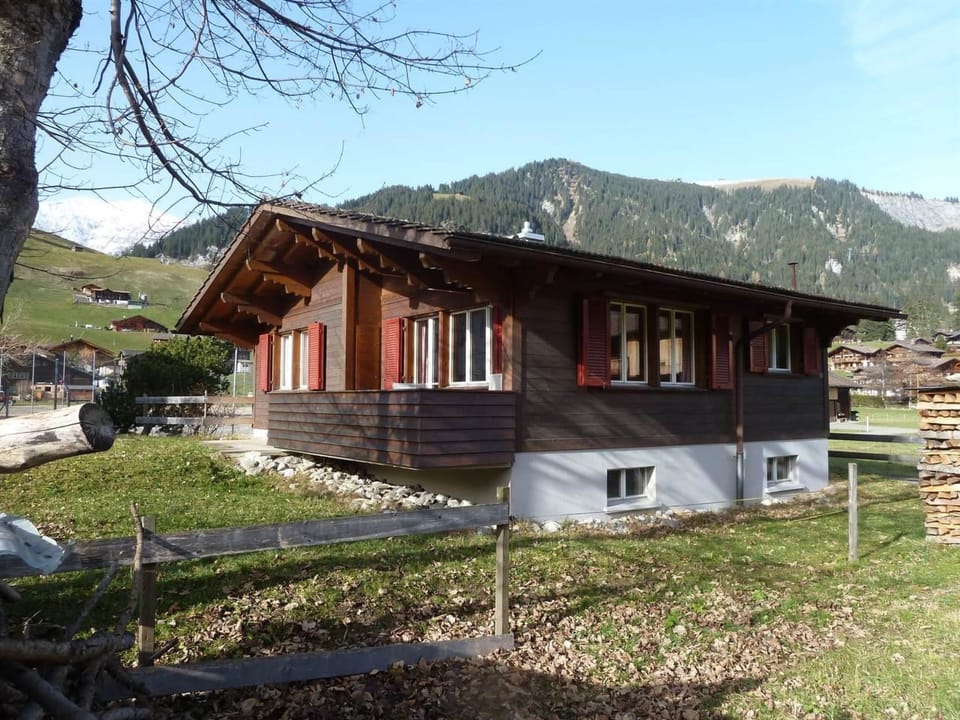 Bodehus Ferienhaus, Dusche, WC, 3 Schlafräume 4-Zimmer-Einzelchalet Apartment in Adelboden