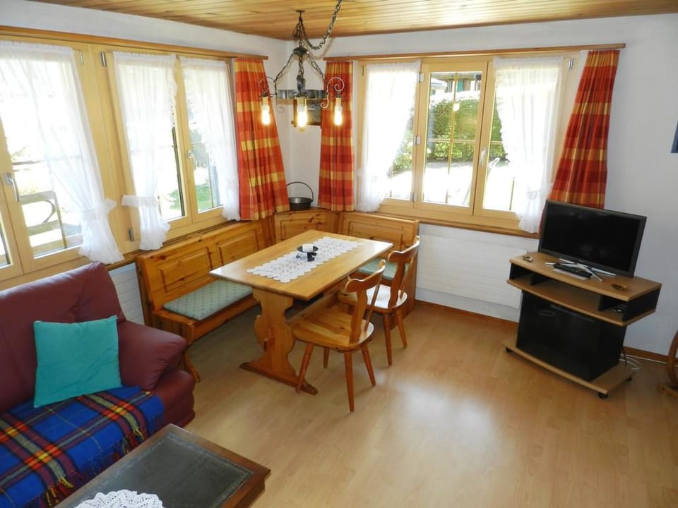 Bolgen Appartement/Fewo, Dusche oder Bad, WC 4-Bettwohnung Apartment in Saanen