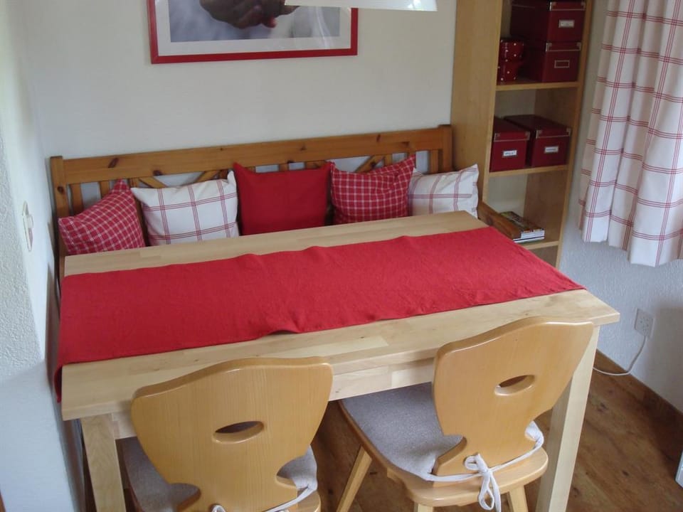 Elena # 1 Appartement/Fewo, Dusche oder Bad, WC, 1 Schlafraum 2-Bett-Wohnung Apartment in Canton of Valais