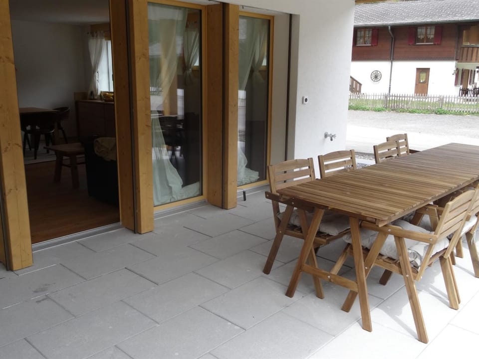 Simmeklang - EG links Appartement/Fewo, Dusche und Bad, WC, 2 Schlafräume Apartment in Canton of Valais