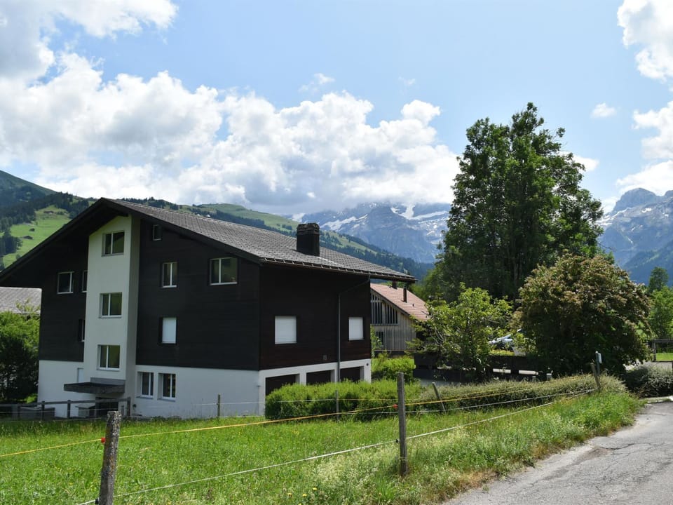 Aegertenstrasse 18 # 2 Appartement/Fewo, Dusche oder Bad, WC, 2 Schlafräume Apartment in Canton of Valais