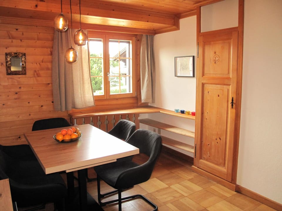Les Hivernants (EG links) Appartement/Fewo, Dusche oder Bad, WC, 1 Schlafraum Apartment in Saanen