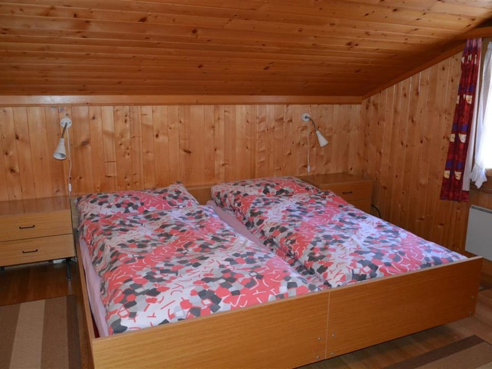 Lydia Appartement/Fewo, Dusche oder Bad, WC 7-Bettwohnung Apartment in Saanen