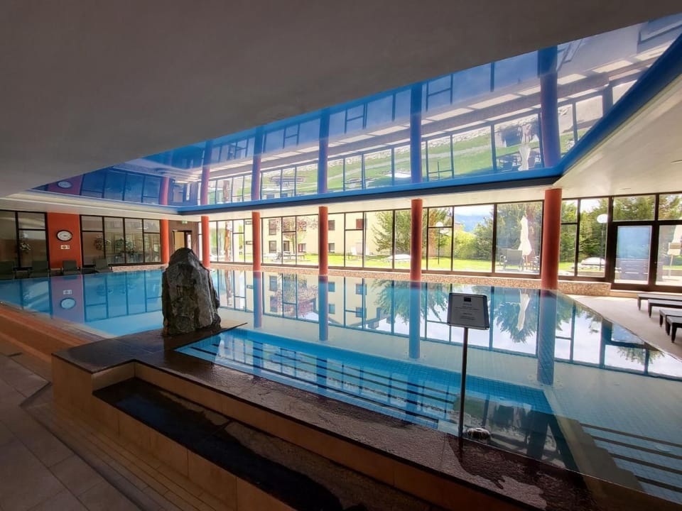 Pool Indoor