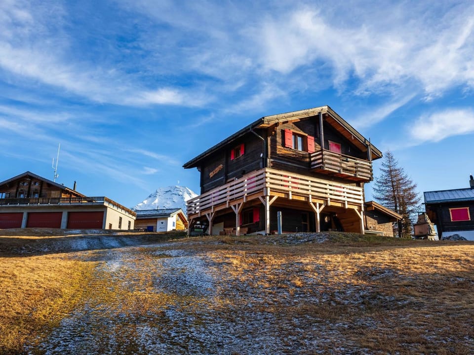 Chalet Alphütte Appartement/Fewo, Dusche, WC 4-Bettwohnung Dachgeschoss Apartment in Canton of Valais