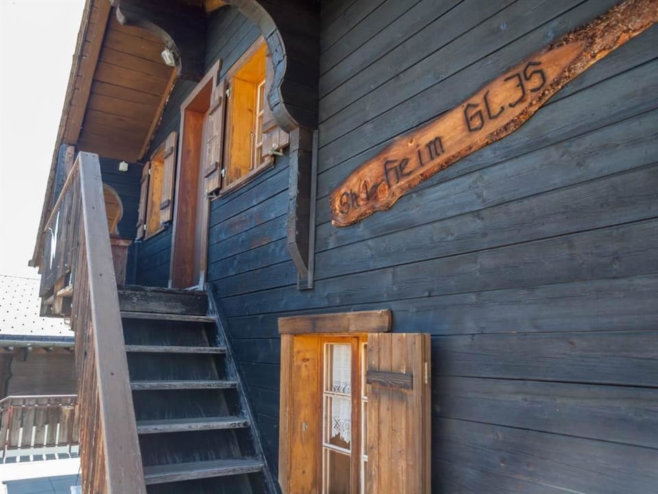 Gruppenhaus Walliser Alpstyle 1. Stock Apartment in Canton of Valais