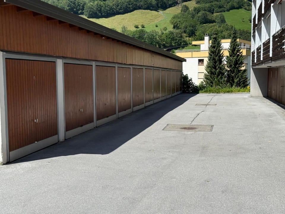 Domino 42 # 4-bed apartment, Dusche, WC 4-bed apartment, Dusche, WC Apartment in Canton of Valais