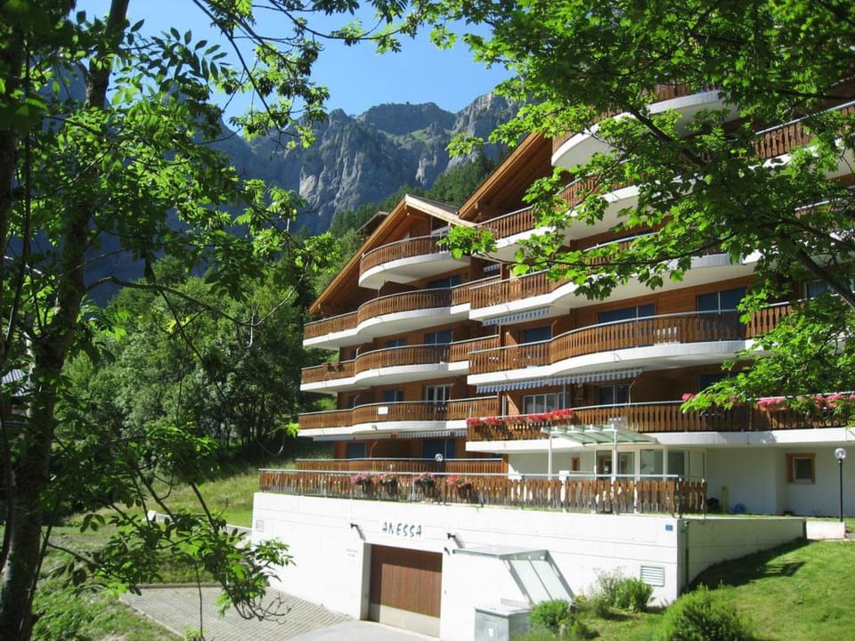 Anessa 33 # 4-bed apartment, Bad, WC 4-Bettwohnung, Bad, WC Apartment in Canton of Valais