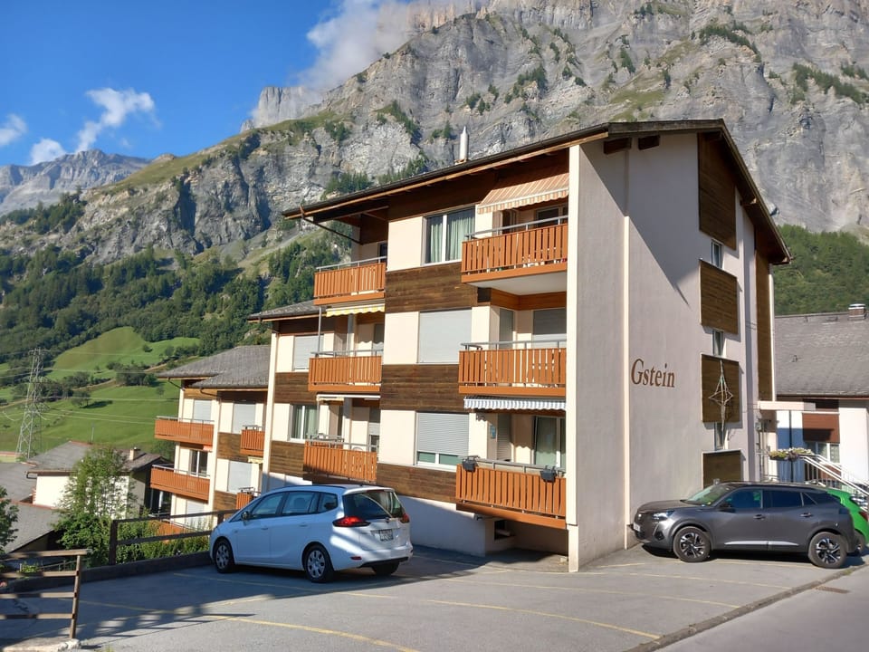 Gstein E3 # 4-bed apartment, Bad, WC Apartment in Canton of Valais