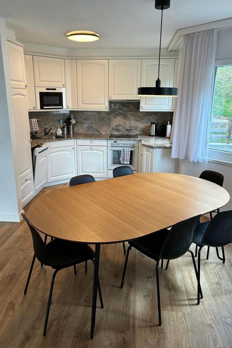 Edelweiss D 13 # 6-bed apartment, Dusche, WC 6-bed apartment, Dusche, WC Apartment in Canton of Valais