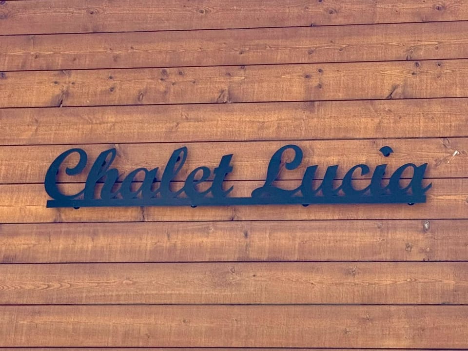 Chalet Lucia 1 (EG) # 3-bed apartment, Dusche, WC 3-bed apartment, Dusche, WC Apartment in Canton of Valais
