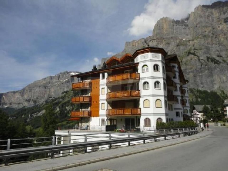 Al Ponte 4 # 4-bed apartment, Dusche, WC 4-bed apartment, Dusche, WC Apartment in Canton of Valais