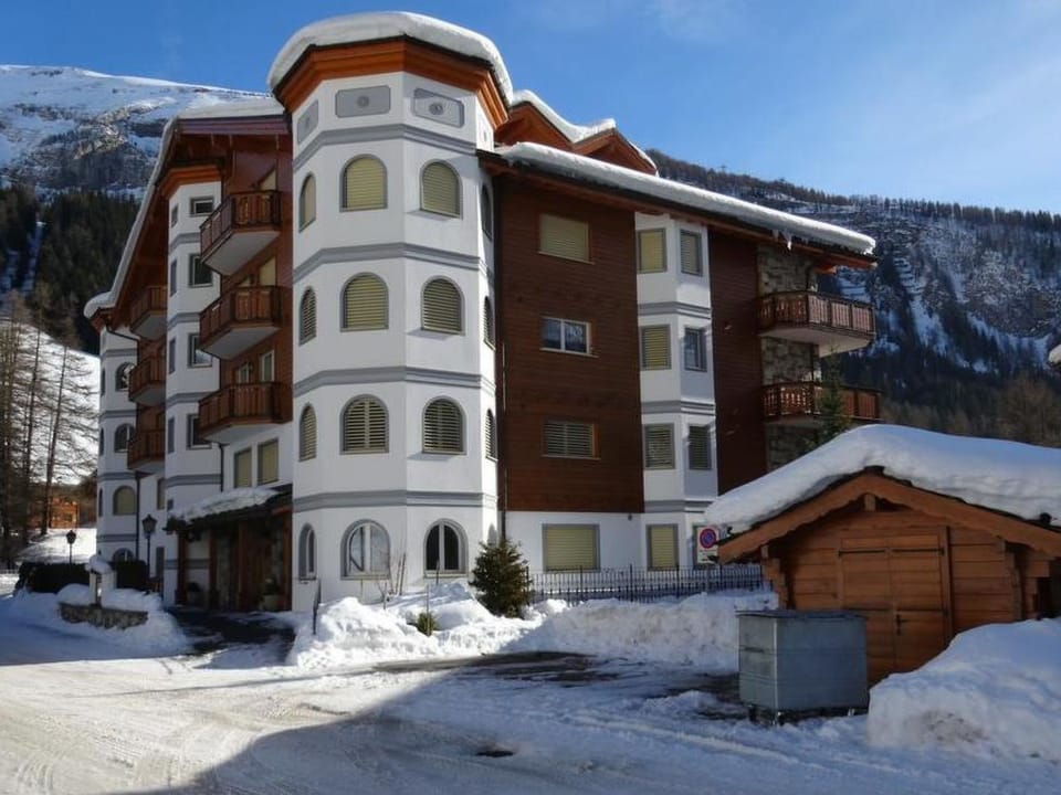 Al Ponte 4 # 4-bed apartment, Dusche, WC 4-bed apartment, Dusche, WC Apartment in Canton of Valais