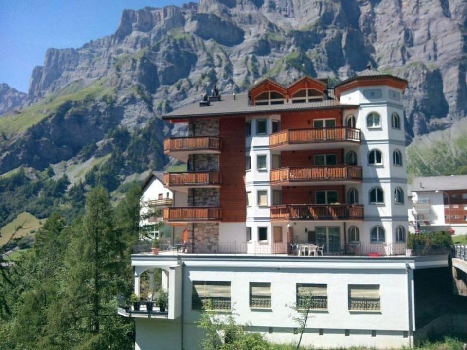 Al Ponte 4 # 4-bed apartment, Dusche, WC 4-bed apartment, Dusche, WC Apartment in Canton of Valais