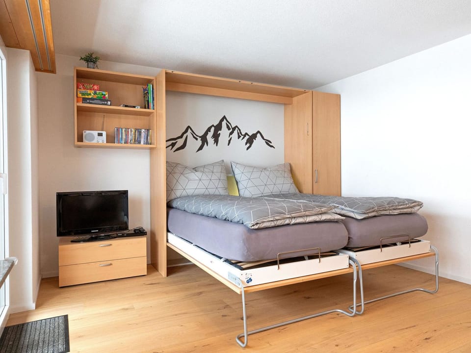 Holiday 91 # 5-bed apartment, Dusche, WC 5-bed apartment, Dusche, WC Apartment in Canton of Valais